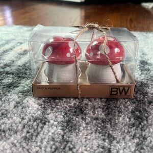 BW Red Mushroom Salt and Pepper Shaker Set
